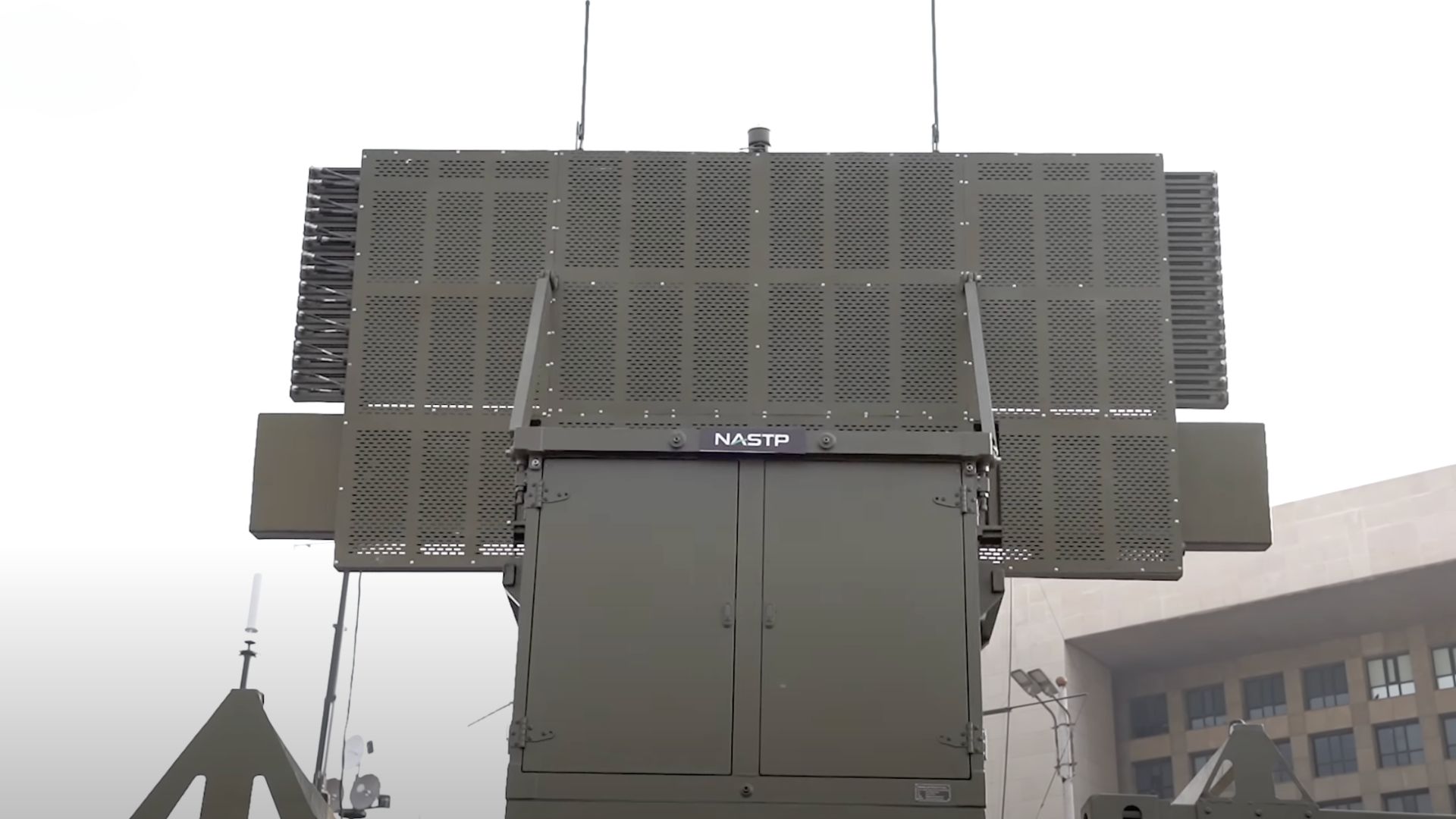 Photo of the NASTP SR-3D Short-Range S-Band Radar.