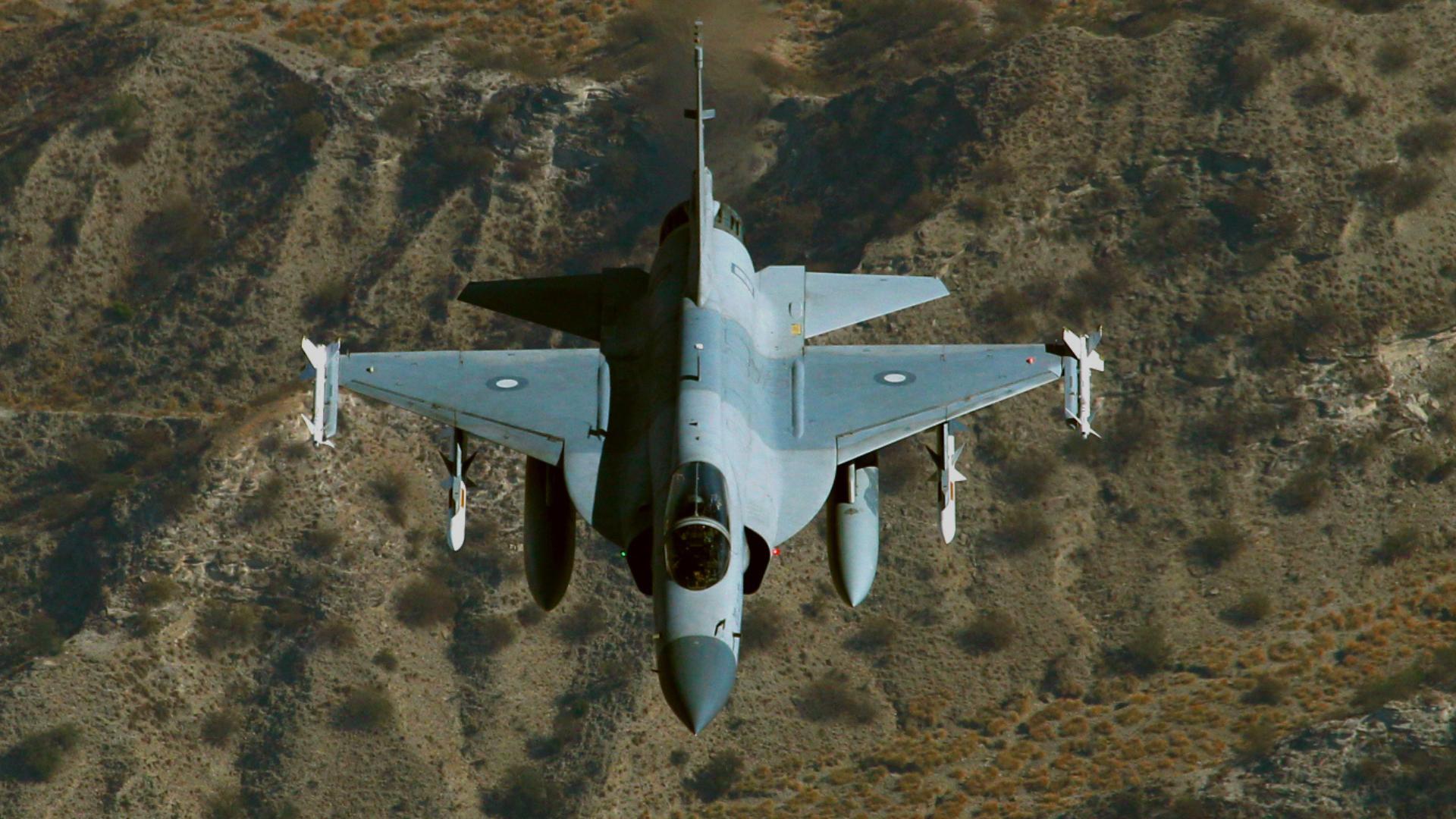 Defence Uncut - Pakistans JF-17 Fighter Program - Quwa